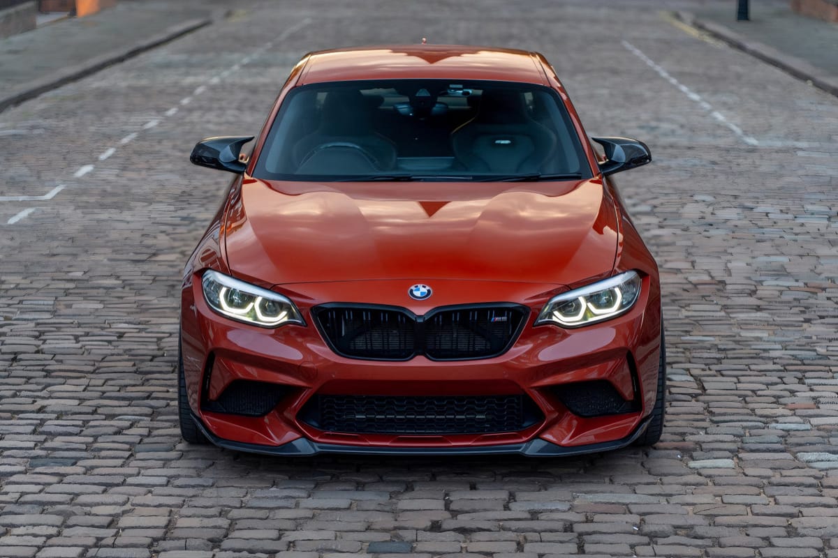 Top 10 modificări tuning auto în România în 2025 – caroserie din carbon, jante forjate, downpipe performant