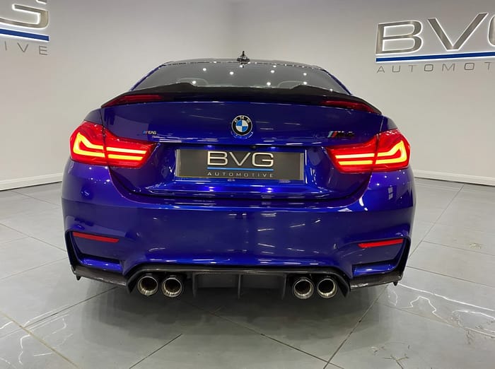 Difuzor Bara Spate Carbon BMW M3 F80 / M4 F82 F83 – V Style